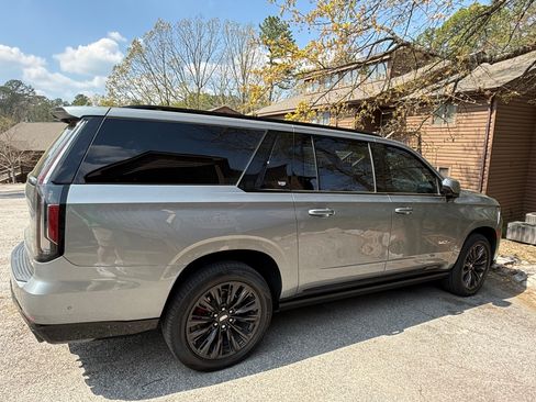 Used 2024 Cadillac Escalade ESV V w/ LPO, ONYX Package image 2