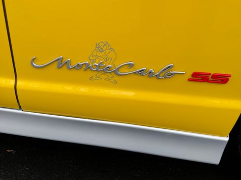 Used 2002 Chevrolet Monte Carlo SS w/ Pace Car Replica Pkg image 6