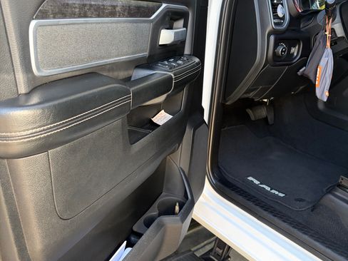 Used 2021 RAM 2500 Big Horn w/ Night Edition AWD/4WD image 10