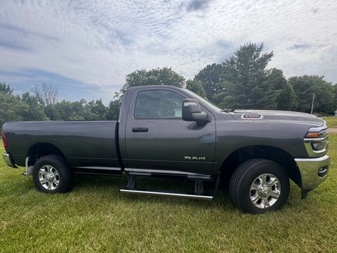 Used 2025 RAM 2500 Big Horn AWD/4WD image 4