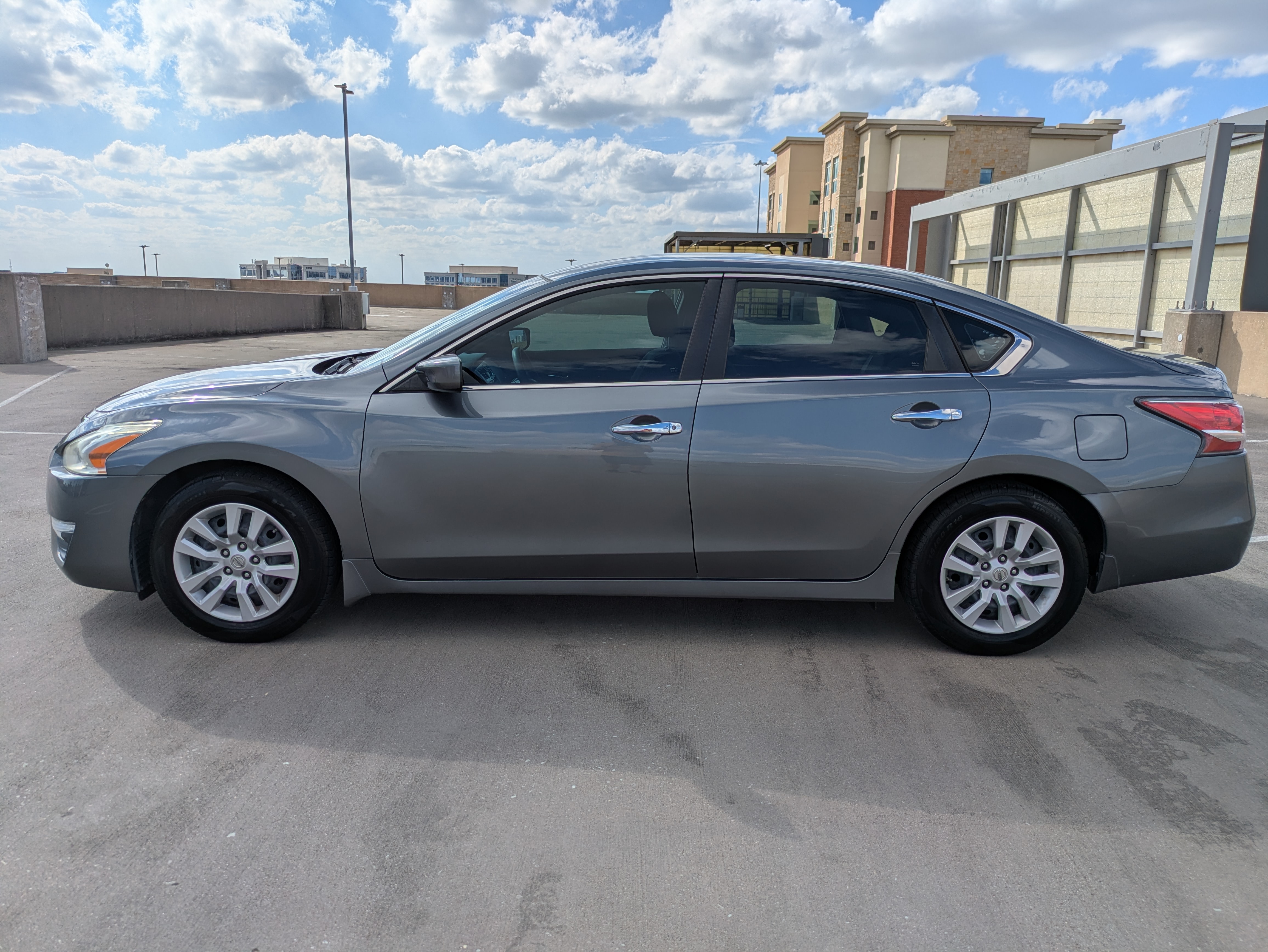 Used 2015 Nissan Altima 2.5 S w/ Power Driver Seat Package FWD image 2