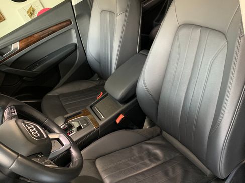 Used 2020 Audi Q5 2.0T Premium w/ Convenience Package image 10