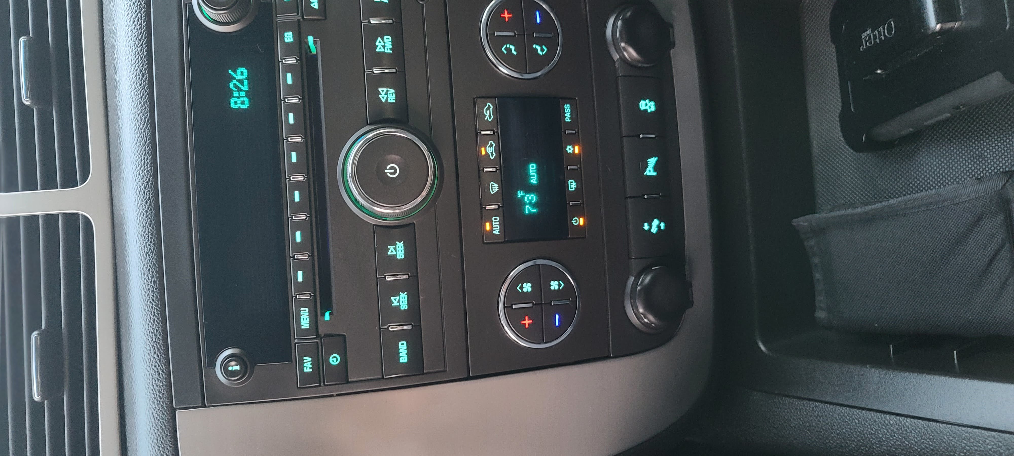 Used 2013 Chevrolet Avalanche LT w/ Suspension Package, Off-Road AWD/4WD image 6