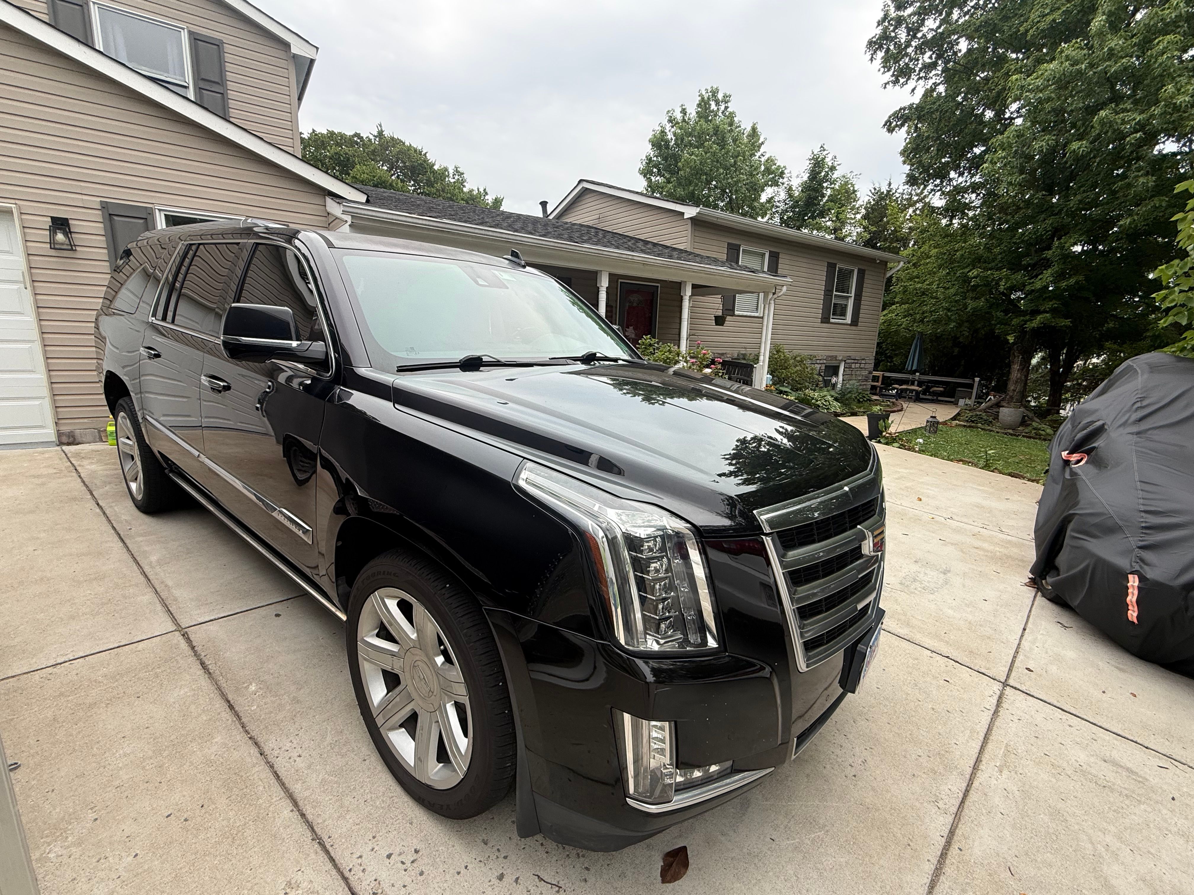 Used 2015 Cadillac Escalade ESV Premium AWD/4WD image 1