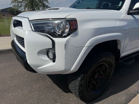Used 2018 Toyota 4Runner TRD Off-Road AWD/4WD image 13