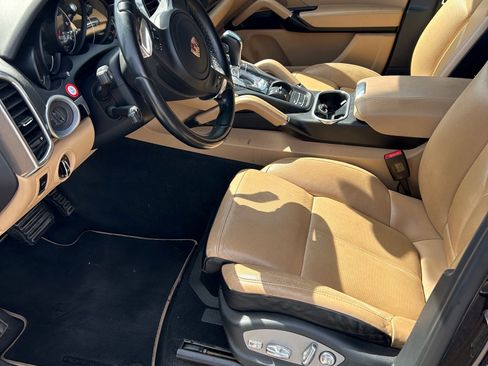 Used 2014 Porsche Cayenne Diesel Platinum Edition image 6