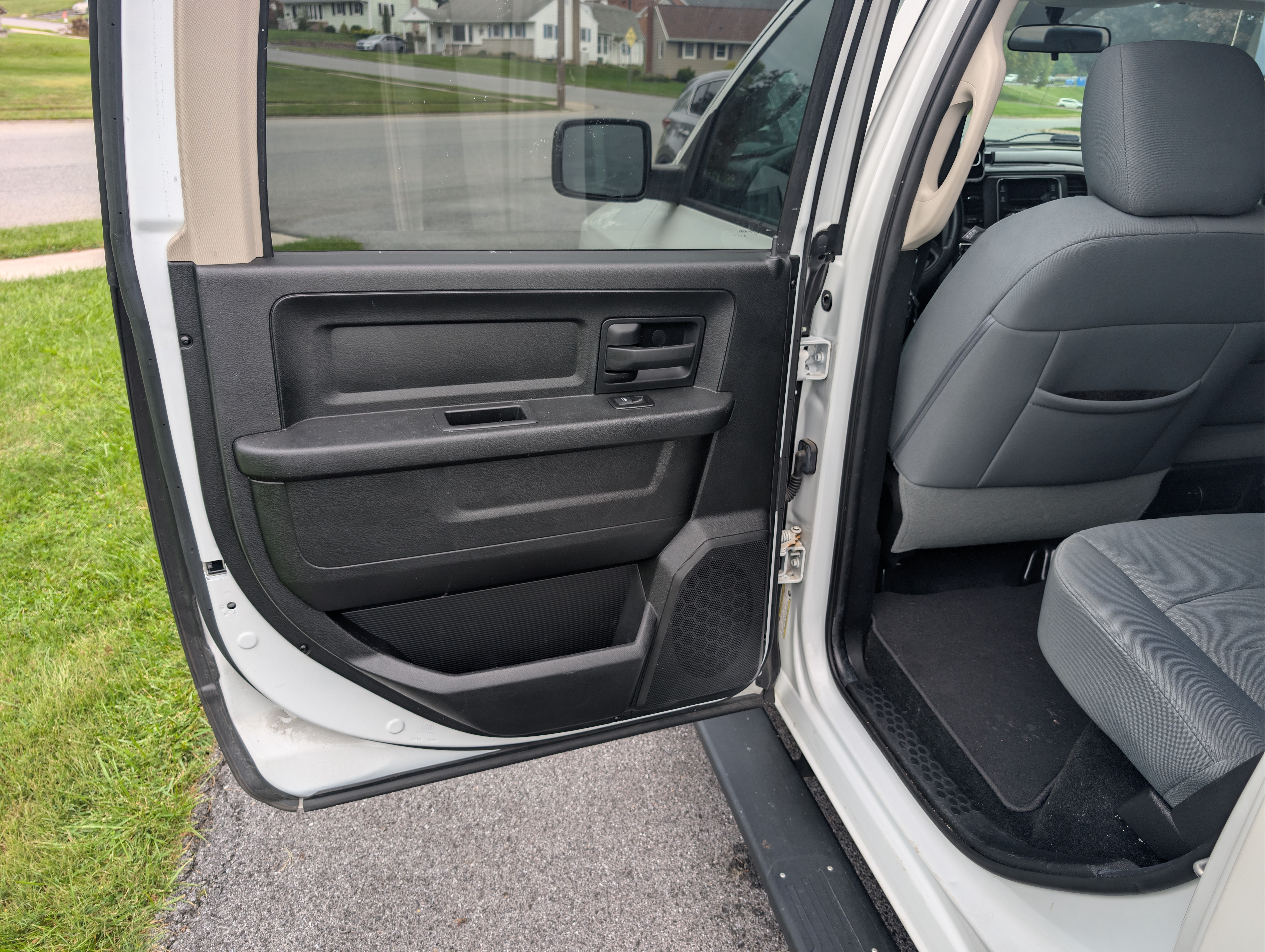 Used 2014 RAM 1500 ST AWD/4WD image 20