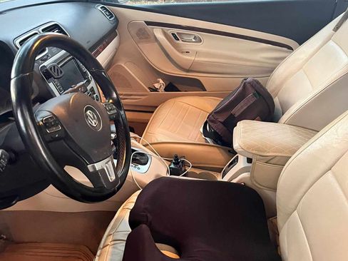 Used 2010 Volkswagen Eos Lux image 9