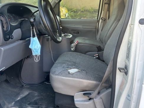Used 2001 Ford E-350 and Econoline 350 Van image 12