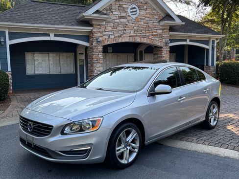 Used 2015 Volvo S60 T5 Premier image 2