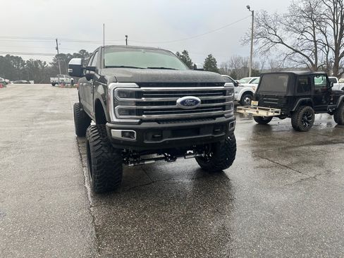 Used 2025 Ford F250 Platinum w/ Platinum Plus Package AWD/4WD image 7