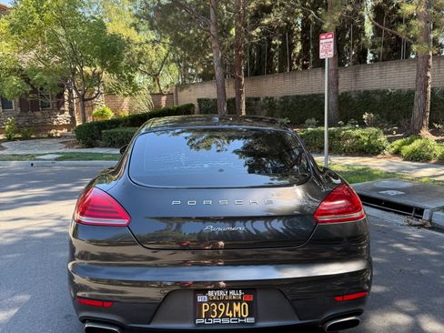 Used 2015 Porsche Panamera image 4
