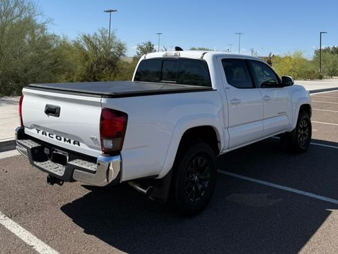 Used 2020 Toyota Tacoma SR5 image 8