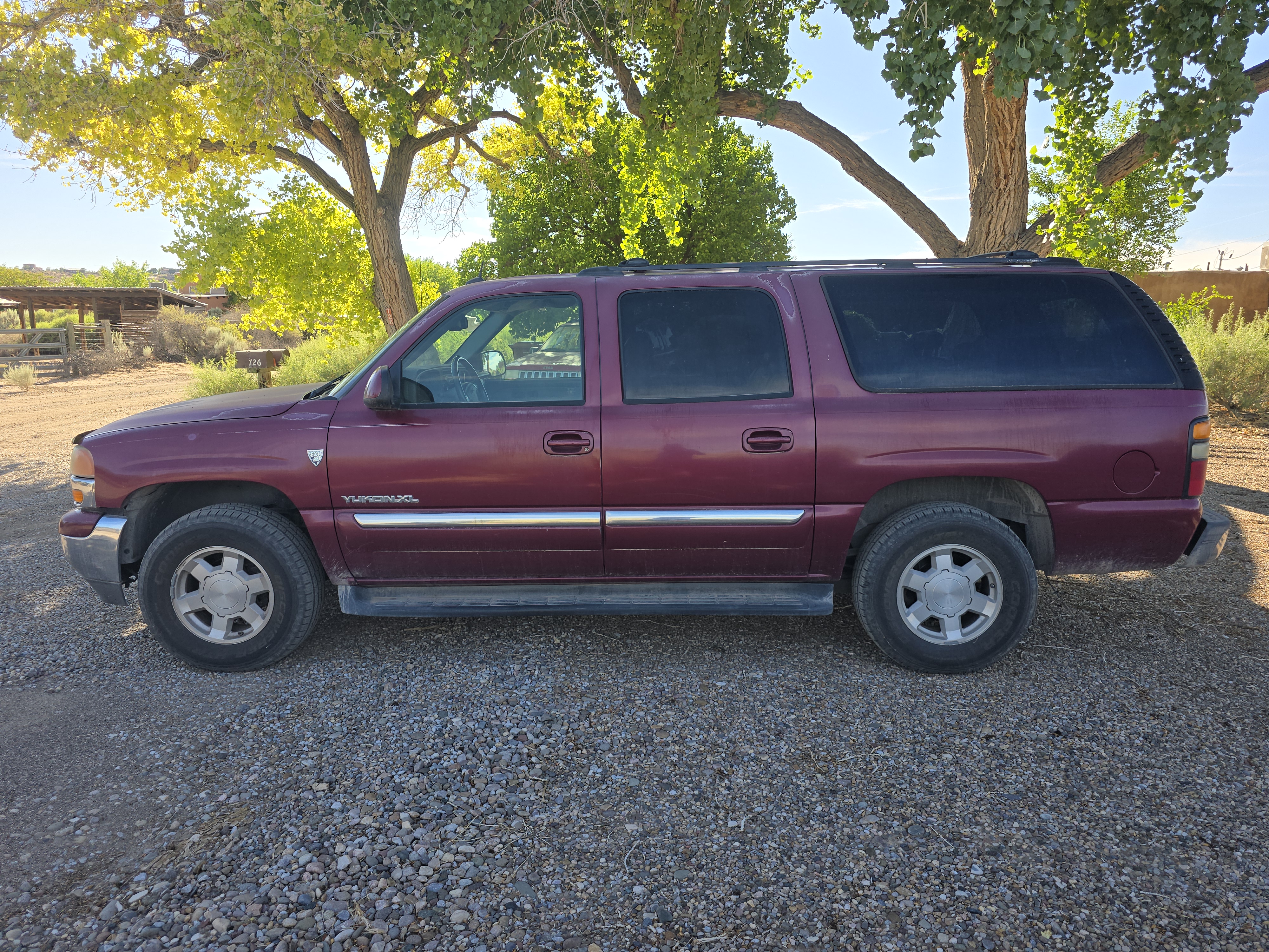 Used 2004 GMC Yukon XL SLT w/ Preferred Equipment Group AWD/4WD image 10