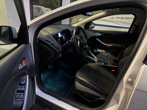 Used 2014 Ford Focus SE w/ Equipment Group 201A FWD image 4