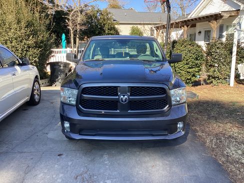 Used 2017 RAM 1500 Express image 2