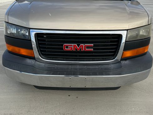 Used 2006 GMC Savana 3500 SLE Extended Van 3D w/ LT Preferred Equipment Group image 1