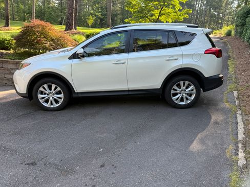 Used 2014 Toyota RAV4 Limited image 2