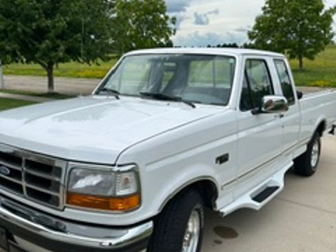 Used 1994 Ford F150 XL RWD image 1