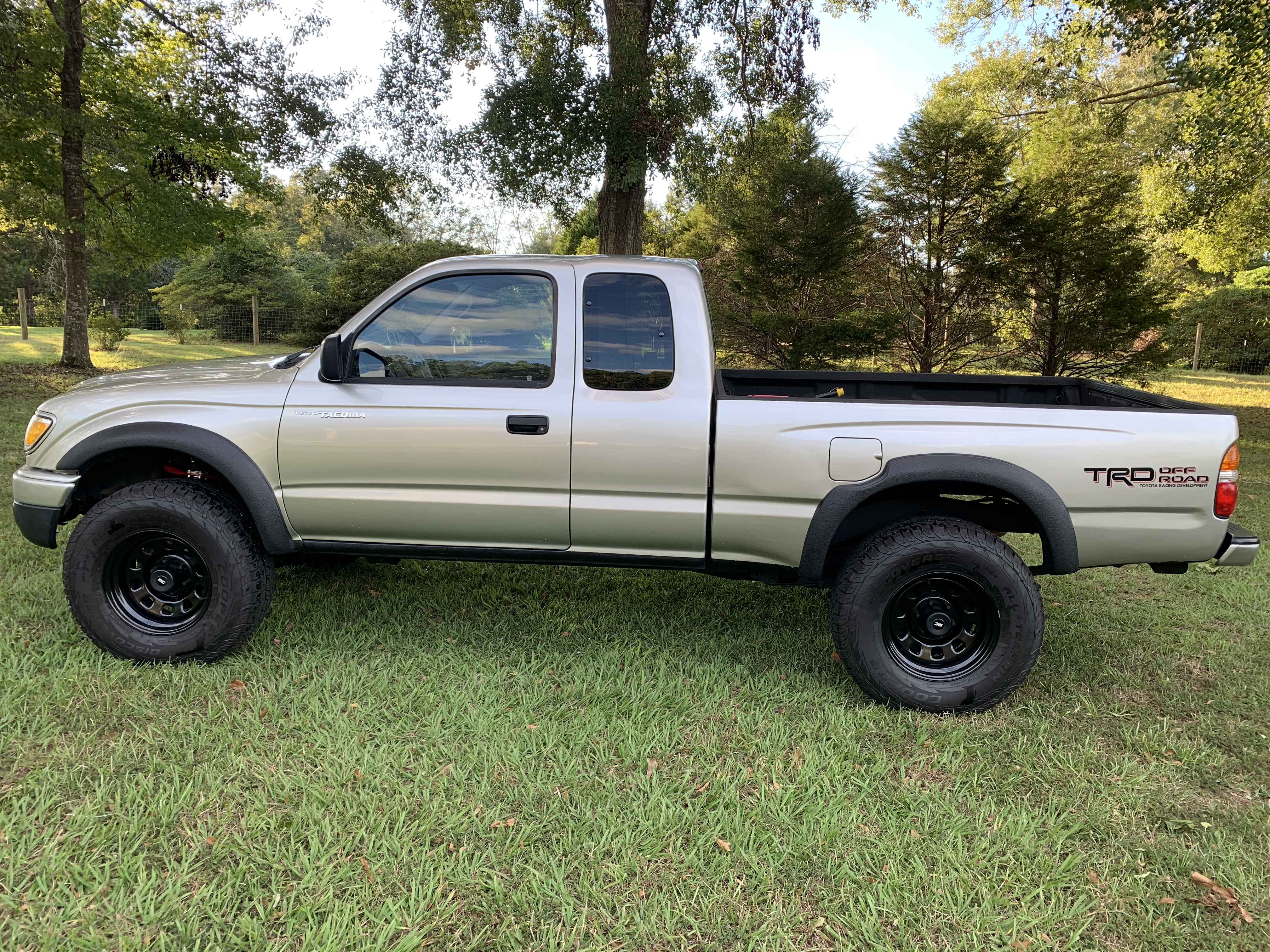 Used 2003 Toyota Tacoma 4x4 Xtracab V6 image 1