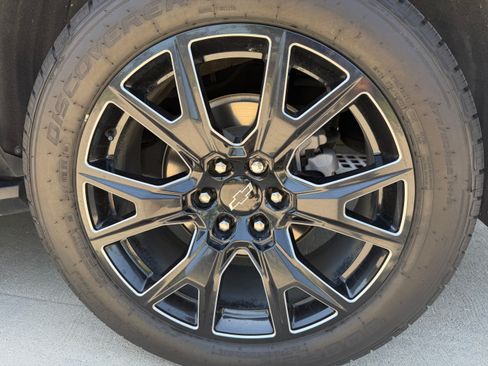 Used 2023 Chevrolet Suburban RST w/ Luxury Package RWD image 6
