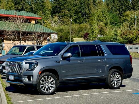 Used 2021 GMC Yukon XL Denali w/ Denali Ultimate Package image 1