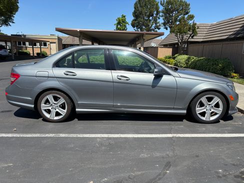 Used 2011 Mercedes-Benz C 300 Sedan image 10