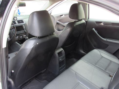 Used 2014 Volkswagen Jetta SE FWD image 18