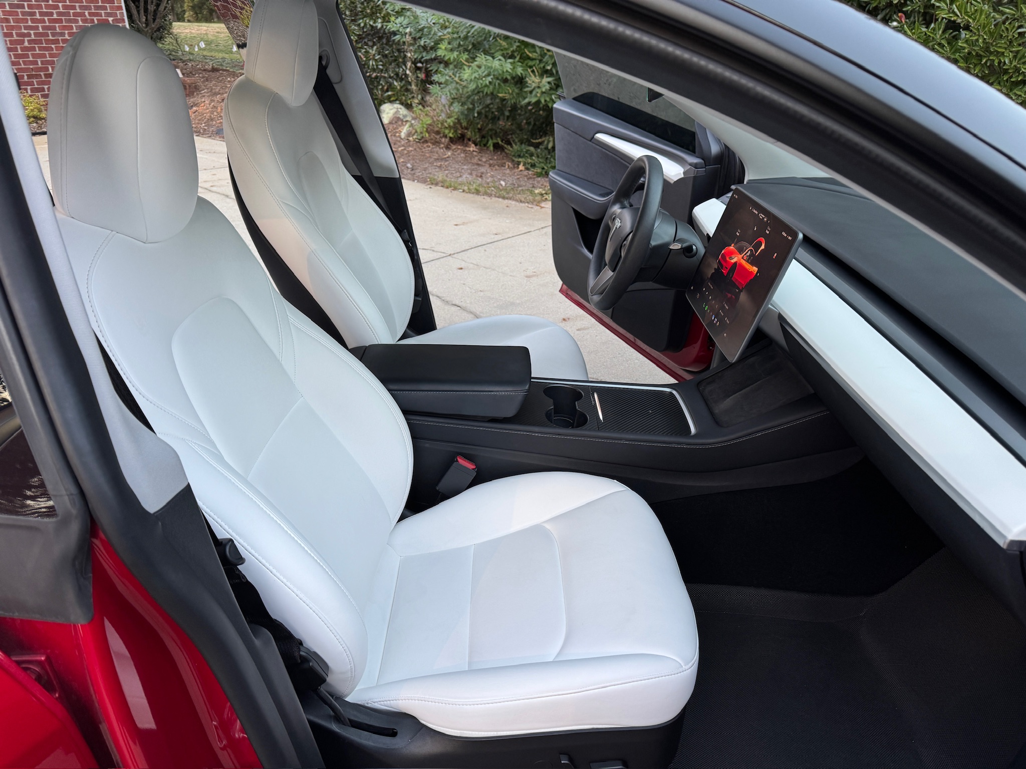 Used 2022 Tesla Model Y Performance AWD/4WD image 13