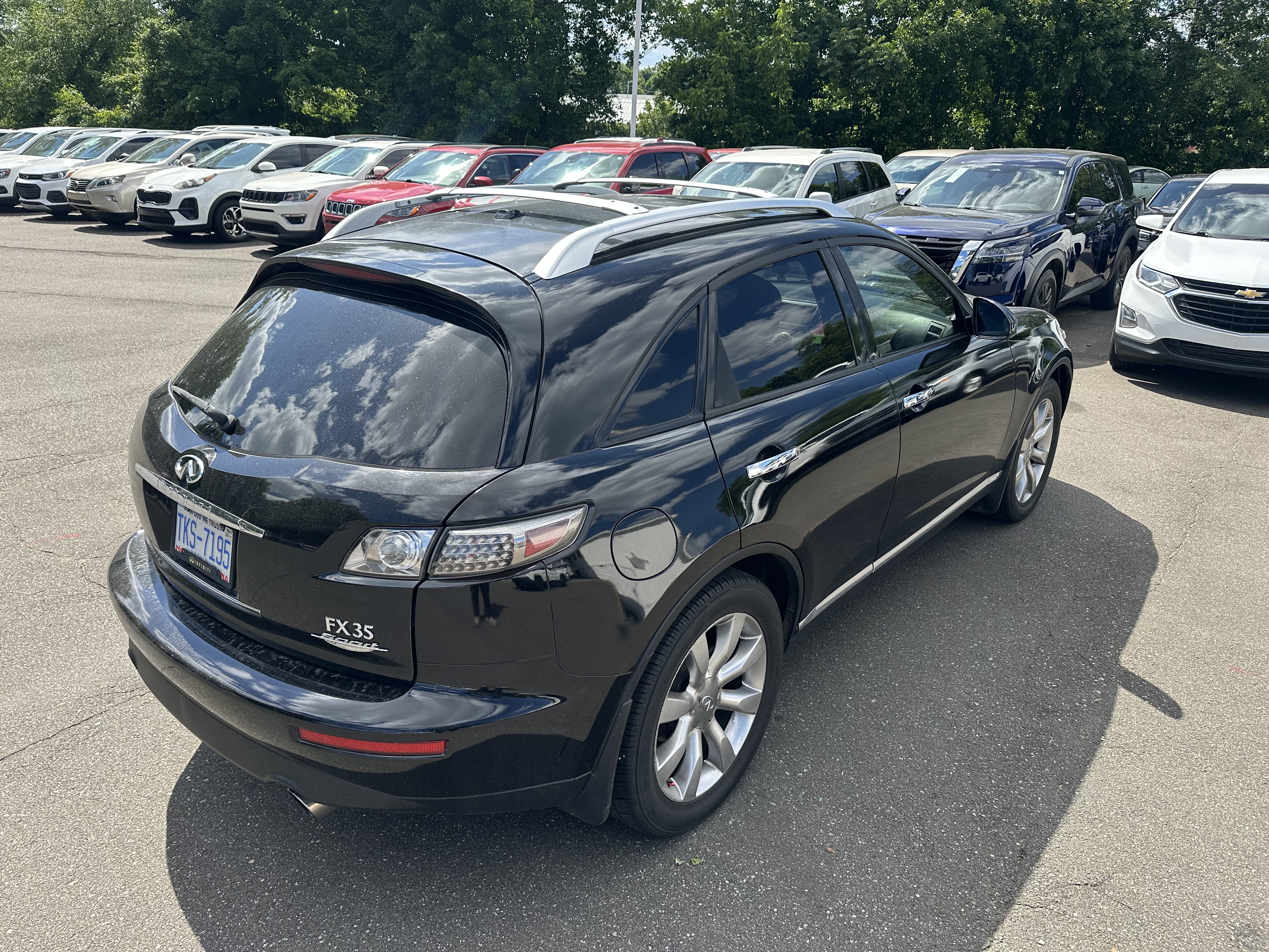 Used 2008 INFINITI FX35 AWD w/ Technology Pkg image 8