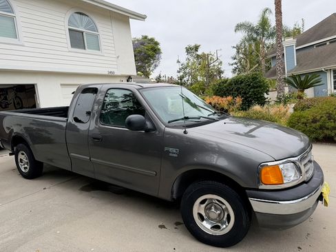 Used 2004 Ford F150 XLT RWD image 1