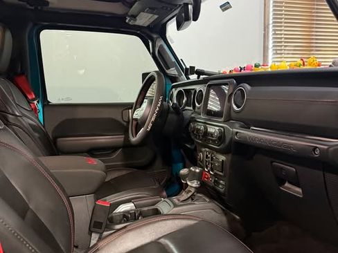 Used 2020 Jeep Wrangler Unlimited Rubicon w/ Quick Order Package 28Y Recon image 11