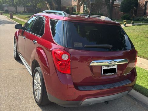 Used 2011 Chevrolet Equinox LT w/ Chrome Appearance Package image 9