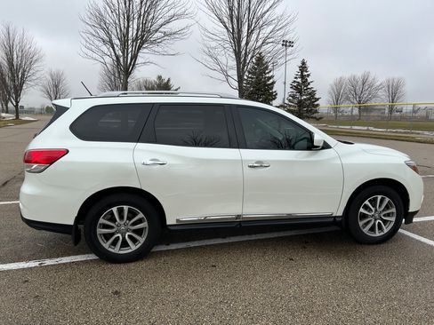 Used 2016 Nissan Pathfinder SL w/ Trailer Tow Package image 5