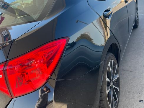 Used 2018 Toyota Corolla SE w/ SE Premium Package image 13