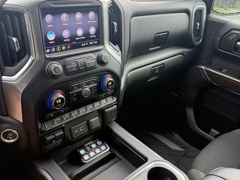 Used 2019 Chevrolet Silverado 1500 LT Trail Boss AWD/4WD image 17