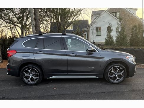 Used 2017 BMW X1 xDrive28i image 12