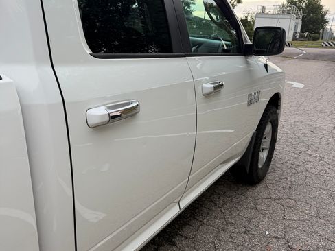 Used 2016 RAM 1500 Classic SLT AWD/4WD image 6