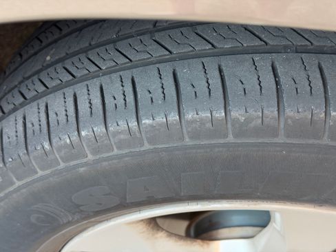 Used 2009 Toyota RAV4 Limited image 12