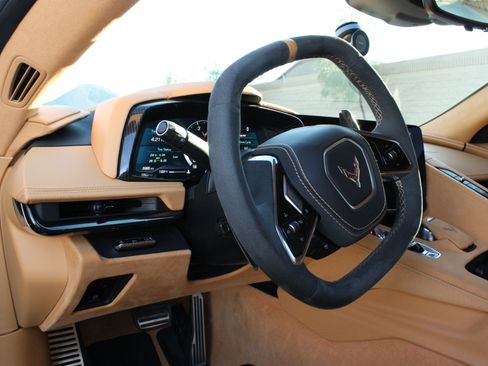 Used 2024 Chevrolet Corvette Stingray Premium Conv w/ Z51 Performance Package image 17