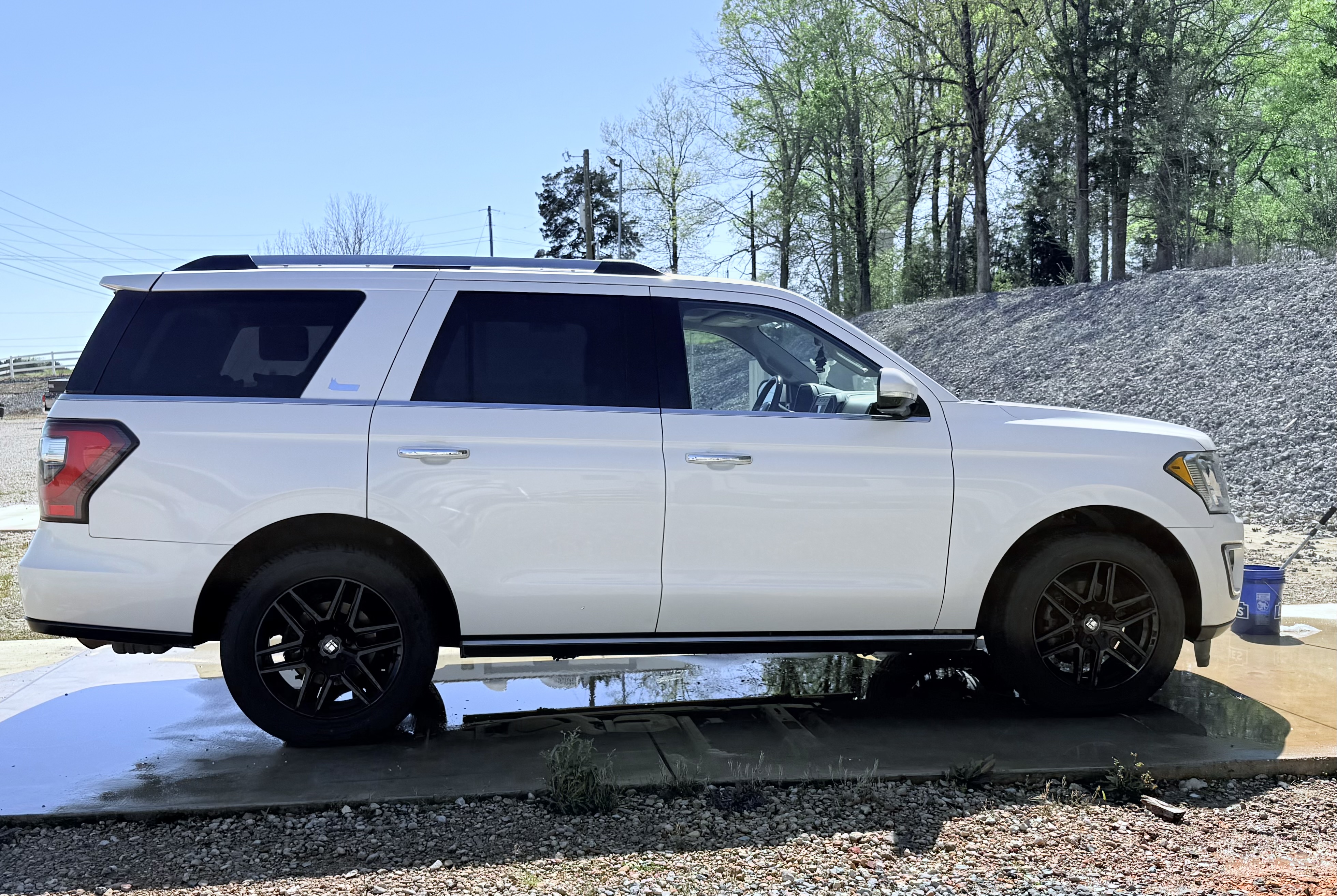 Used 2019 Ford Expedition Limited w/ Equipment Group 301A RWD image 4