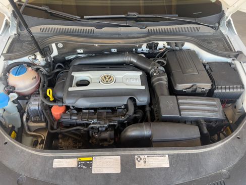 Used 2014 Volkswagen CC Sport image 11