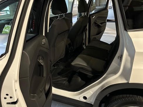 Used 2013 Ford Escape SE image 9