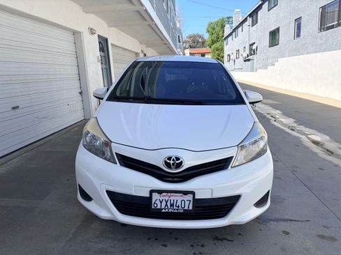 Used 2013 Toyota Yaris LE image 8