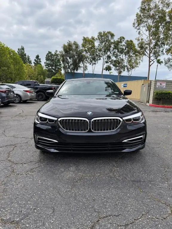 Used 2020 BMW 530i w/ Luxury Package RWD image 5