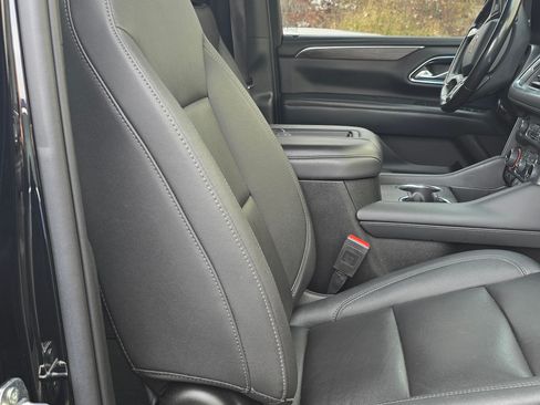 Used 2022 Chevrolet Suburban LT image 11