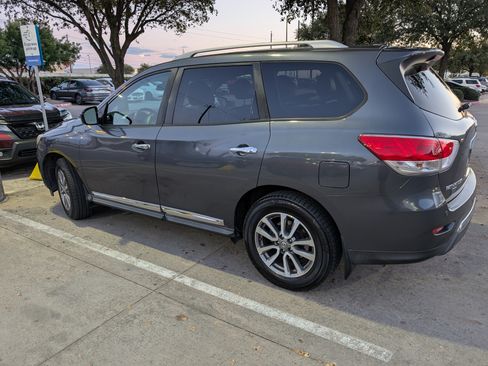 Used 2013 Nissan Pathfinder SL w/ Cargo Pkg image 8
