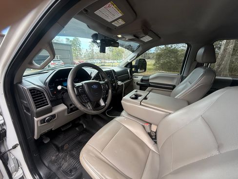 Used 2019 Ford F250 XL w/ Power Equipment Group image 8