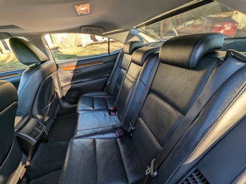 Used 2013 Lexus ES 300h image 11