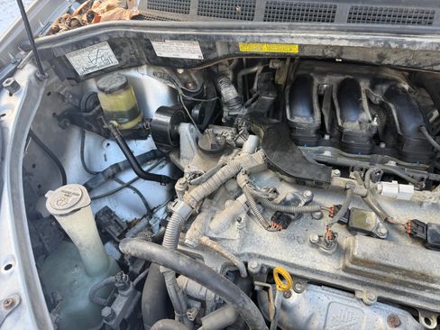 Used 2010 Toyota Sienna XLE Limited image 25